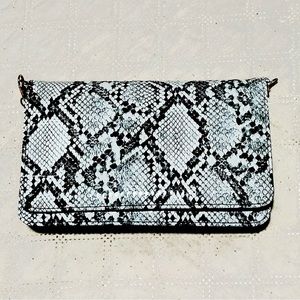 Snake Print Crossbody/wallet